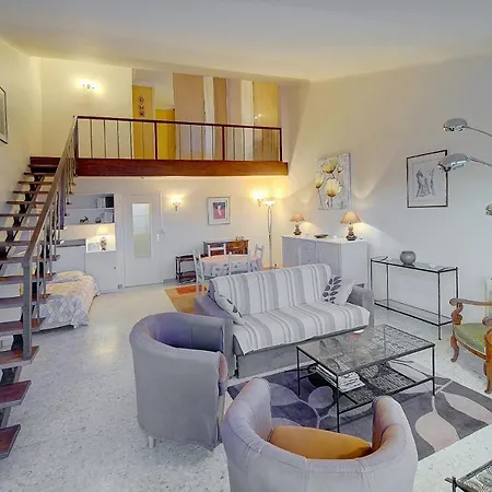 Superbe Duplex Idealement Situe Proche Plages Avec Grande Terrasse Vue Port !l A1b59 Apartment Cannes